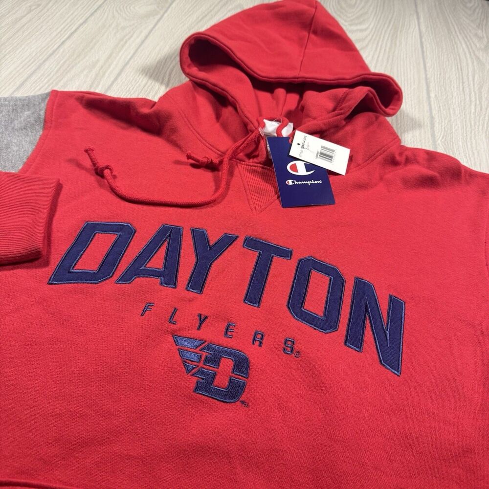 Dayton Flyers Fleece Hoodie Men’s L Red Spellout Logo Sewn Letters Champion NEW